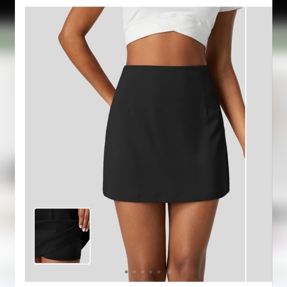 HALARA Black A-Line Mini Skort